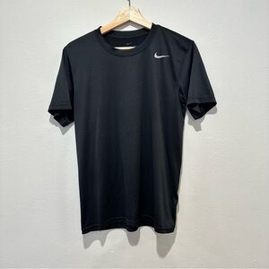 Nike Men's Black Short Sleeve Tee